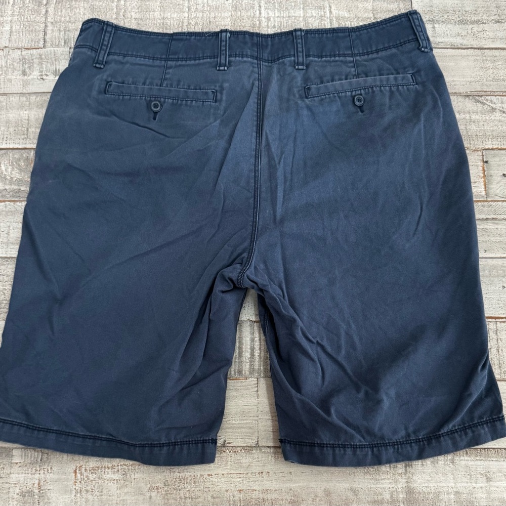 Old Navy Men’s Blue Flat Front Shorts - Picture 4 of 4